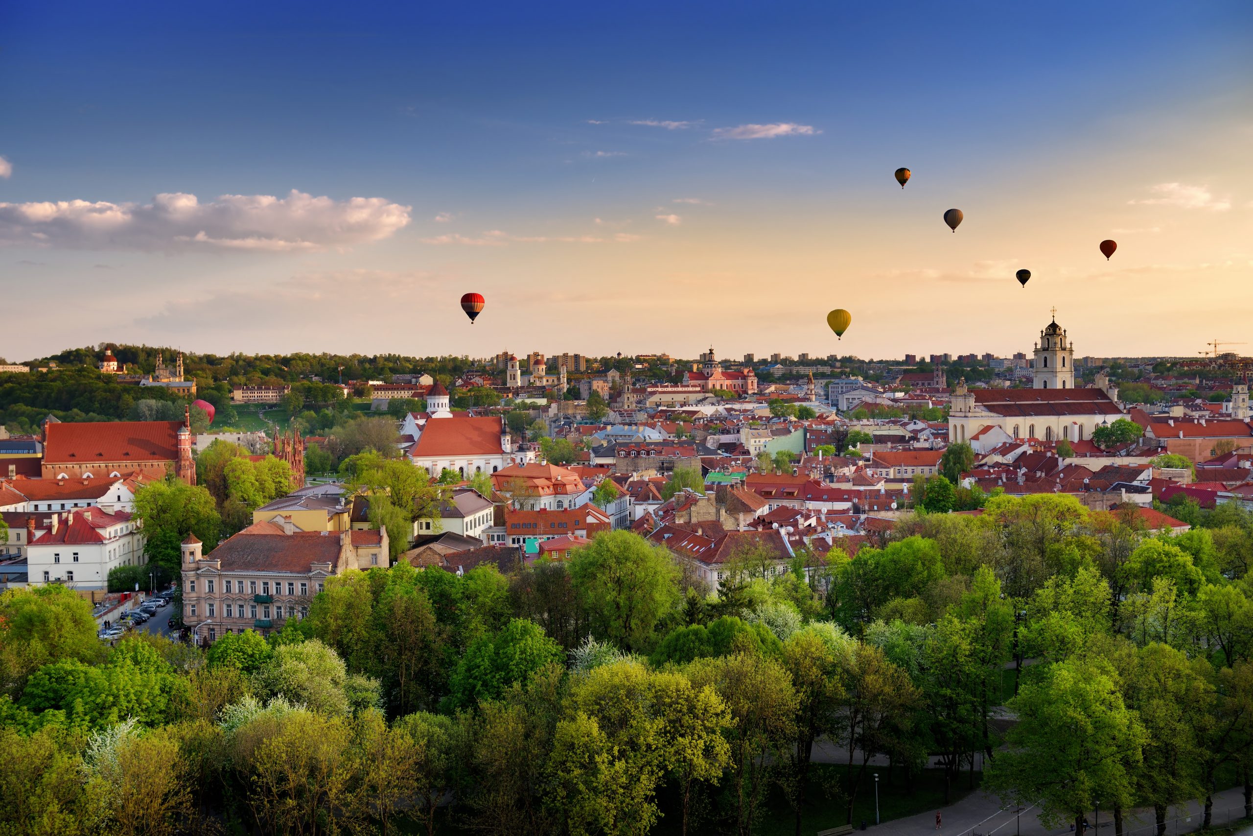 Vilnius. Литва панорама. Вильнюс Литва. Литва Вильнюс панорама. Литва столица Вильнюс старый город.